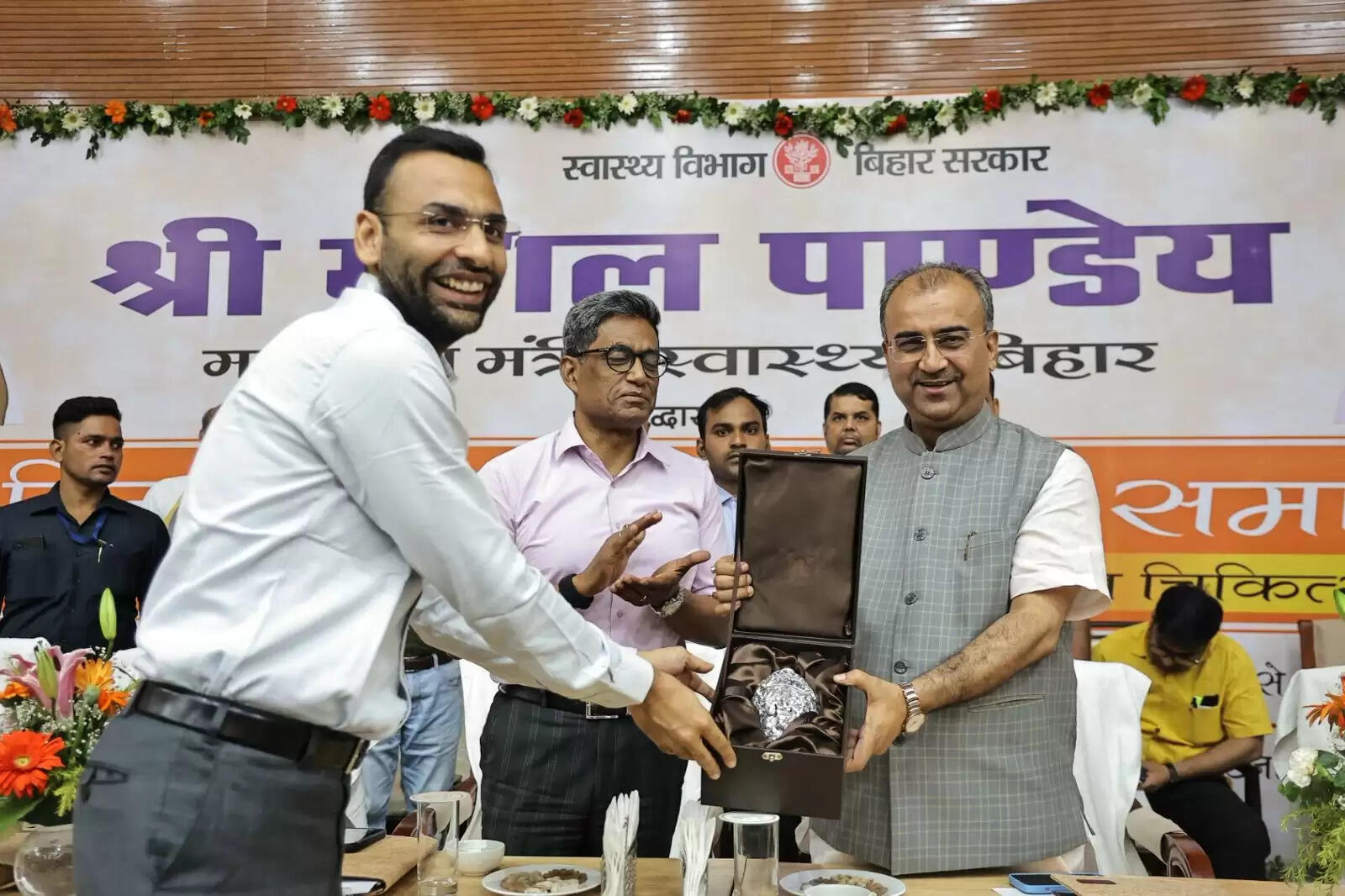 स्वास्थ्य मंत्री मंगल पांडेय ने 228 विशेषज्ञ चिकित्सकों को दिया नियुक्ति पत्र