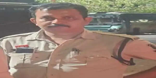 पिकअप की ठोकर से प्रधान आरक्षक की मौत, नगर सैनिक गंभीर, रायपुर रेफर