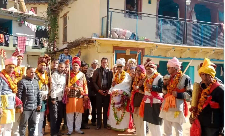 चकोन&nbsp; में&nbsp; नौ दिवसीय थाती पूजन पांडव नृत्य में नजर आया उत्साह