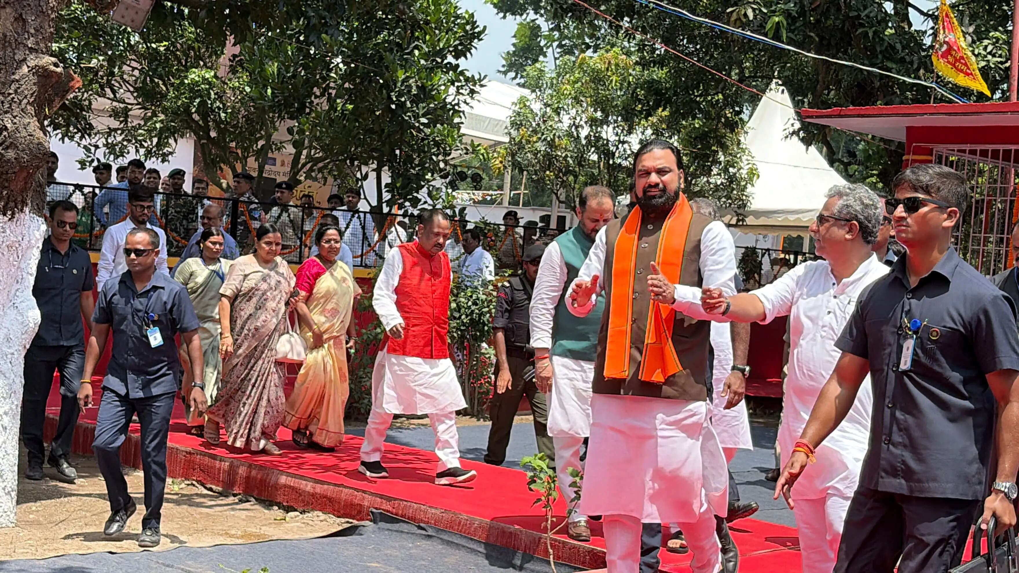 बलुआ में डॉ. जगन्नाथ मिश्र की प्रतिमा का मुख्यमंत्री ने किया अनावरण