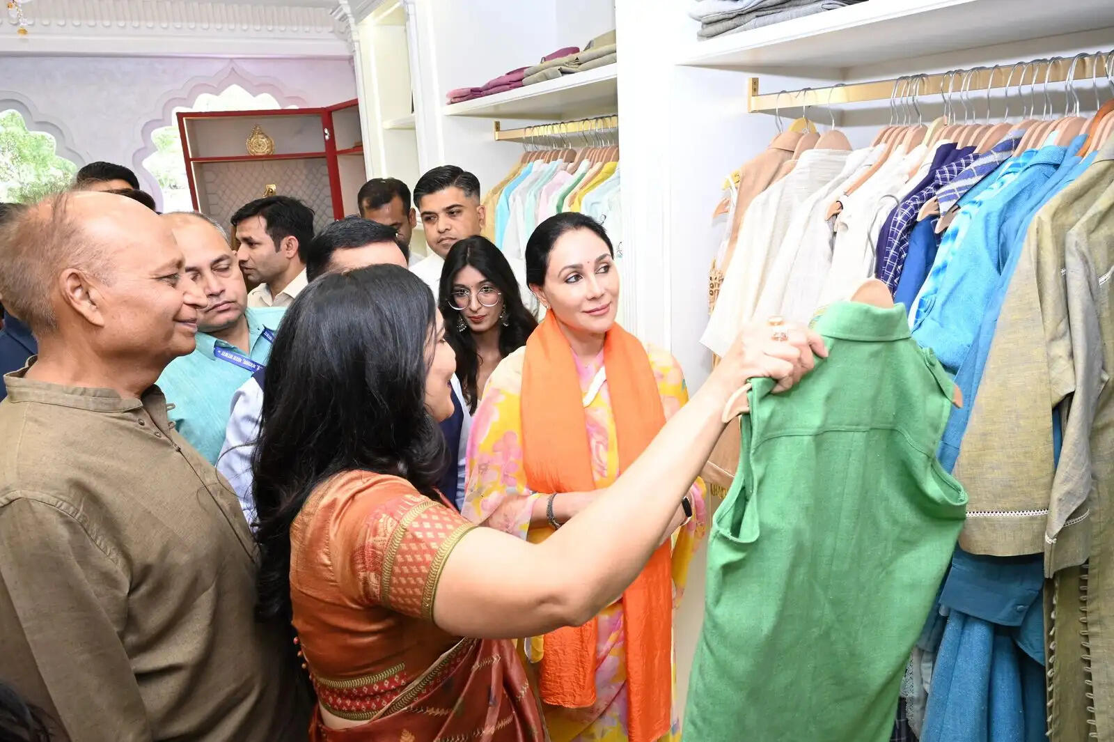 उपमुख्यमंत्री दीया कुमारी ने किया डिजाइनर खादी स्टोर 'SEWA' का उद्घाटन