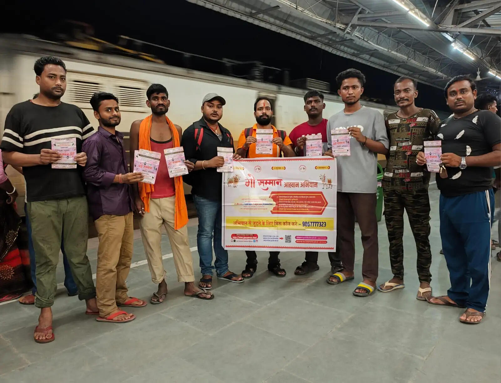 दिल्ली में आयोजित दो दिवसीय गौ सम्मान आह्वान अभियान को लेकर बीस गौ रक्षकों का दल रवाना