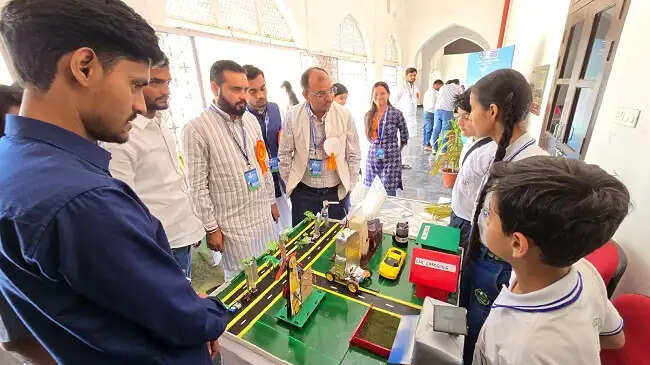 पर्यावरण के प्रति जागरूकता बढ़ाने के लिए हुआ भूमि फैस्ट का आयोजन