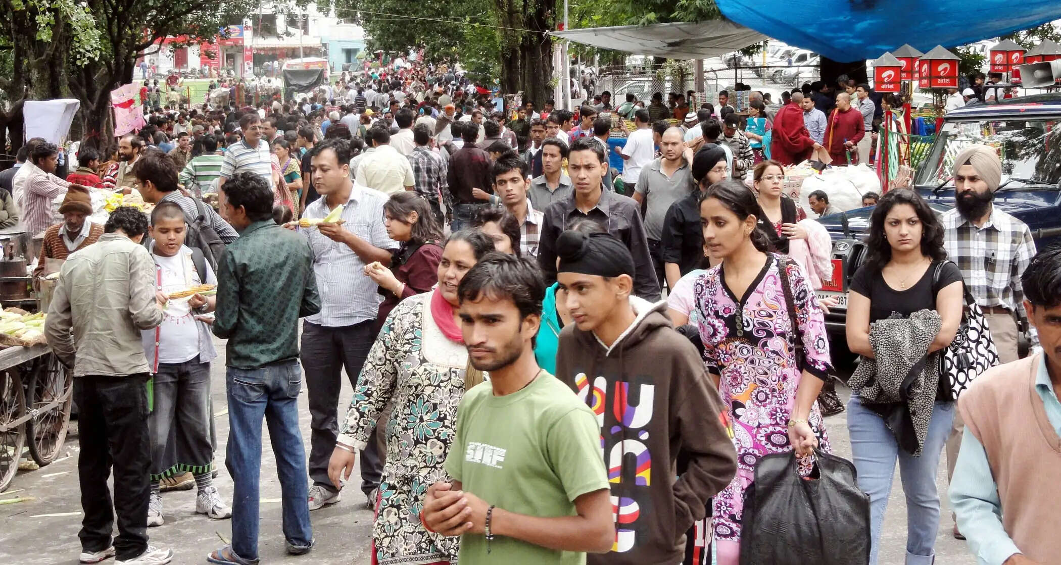 नैनीताल में 10 हजार से अधिक पर्यटकों की आमद, दिनभर जाम से जूझा शहर