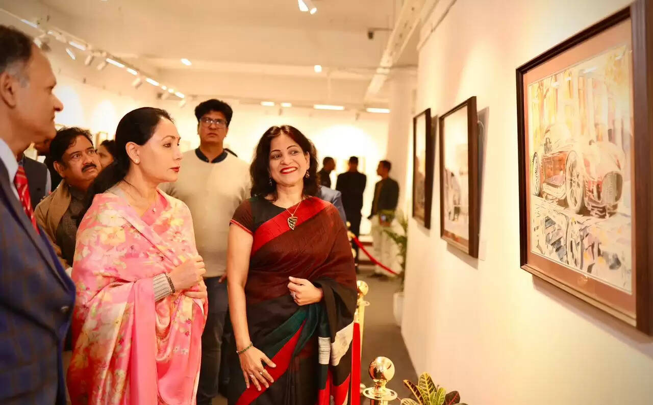 उपमुख्यमंत्री दीया कुमारी ने मेलोडी ऑफ कलर्स प्रदर्शनी का किया उद्घाटन