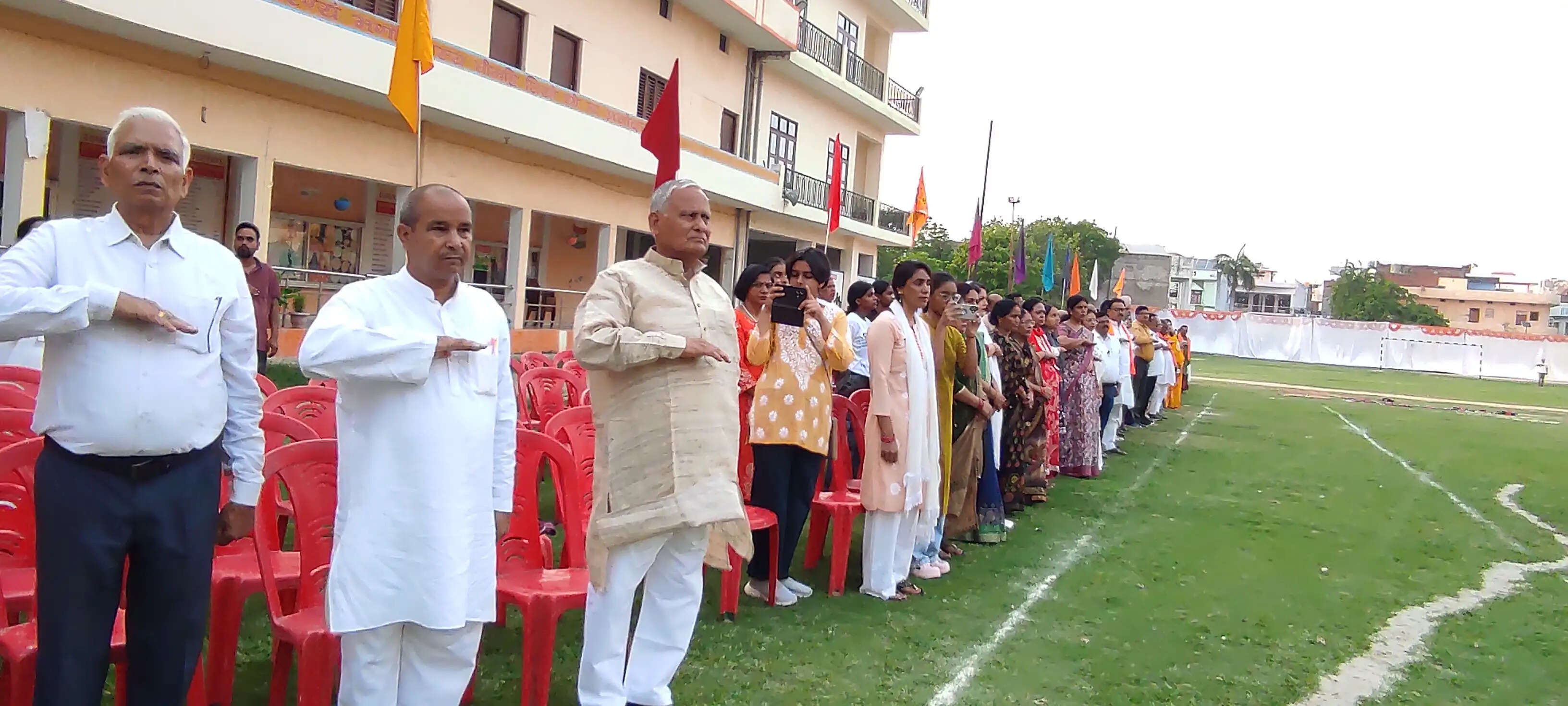 विश्व में स्त्री का नेतृत्व होता तो शायद धरती का स्वरूप कुछ और होता : डॉ नीरजा माधव