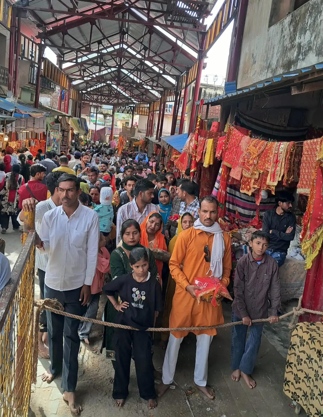तीसरे नवरात्र पर मंदिर त्रिलोकपुर पहुंचे 24 हजार श्रद्धालु