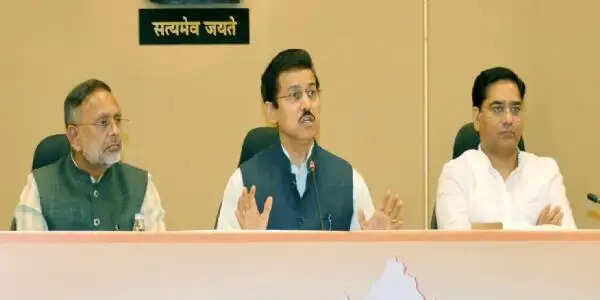 राज्य मंत्रिमण्डल-मंत्रिपरिषद बैठक : सेमी कण्डक्टर, डाटा सेंटर, डिफेंस मैन्युफैक्चरिंग को मिलेगा प्रोत्साहन