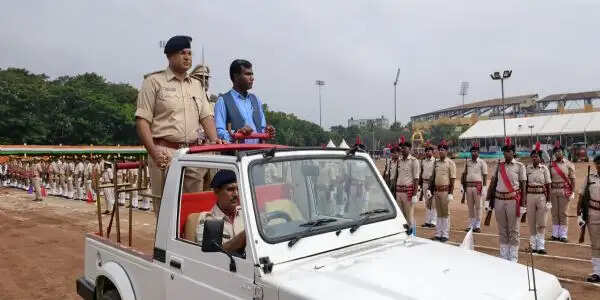मोरहाबादी मैदान में स्वतंत्रता दिवस समारोह का फुल ड्रेस रिहर्सल, ड्रोन पर रोक