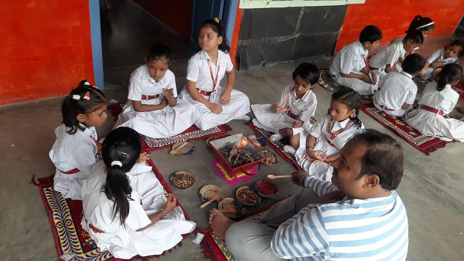 विद्यालय में अग्निहोत्रम् कार्यक्रम आयोजित