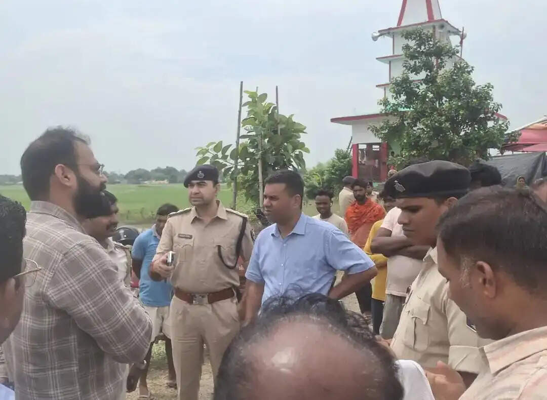 कोसी नदी में नहाने के दौरान किशोर लापता