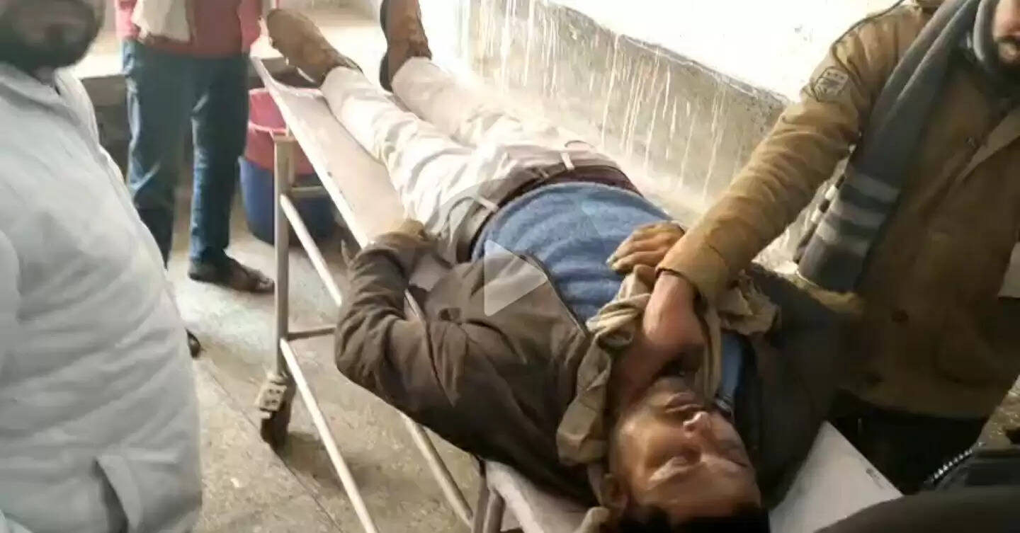 अमेठी में सड़क हादसे में बाइक सवार पति की मौत, पत्नी घायल