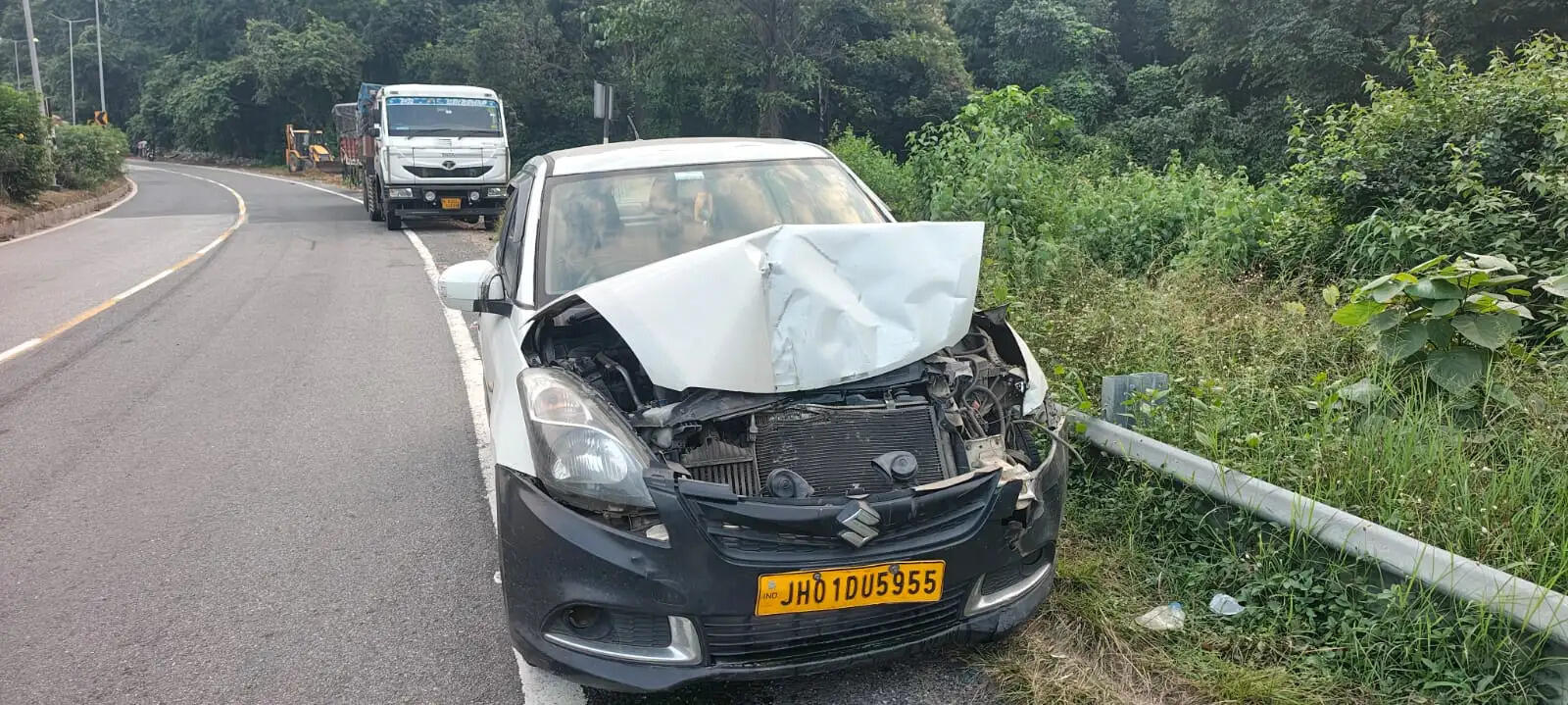 अनियंत्रित ट्रेलर ने चुट्टूपालू घाटी में आधा दर्जन वाहनों को मारी टक्कर, एक की मौत