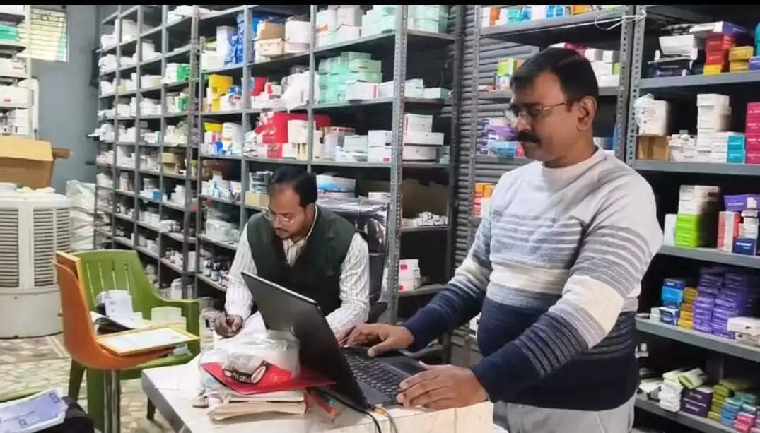 कोडीनयुक्त कफ सिरप मामले में पुलिस ने तीन मेडिकल स्टोर संचालकों को जारी किया लुक आउट नोटिस