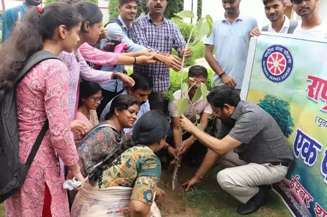 पर्यावरण संरक्षण एवं मातृत्व को समर्पित अभियान को सफल बनायें : प्रो आनंद शंकर सिंह