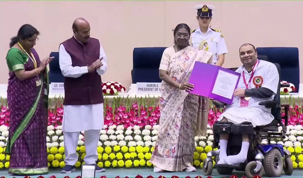 कुरुद के बसंत राष्ट्रीय पुरस्कार से सम्मानित