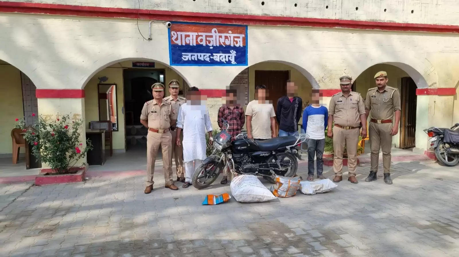 पुलिस ने छह गौ तस्करों किया गिरफ्तार, मुठभेड़ में एक तस्कर व कांस्टेबल घायल