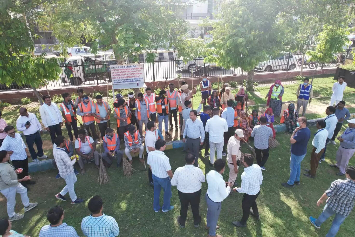 सफाई सेवा मैराथन में जी जान से जुटा निगम, 4000 टन कचरा इकट्ठा, एयर फोर्स और पुलिस के जवानों ने की भी सफाई