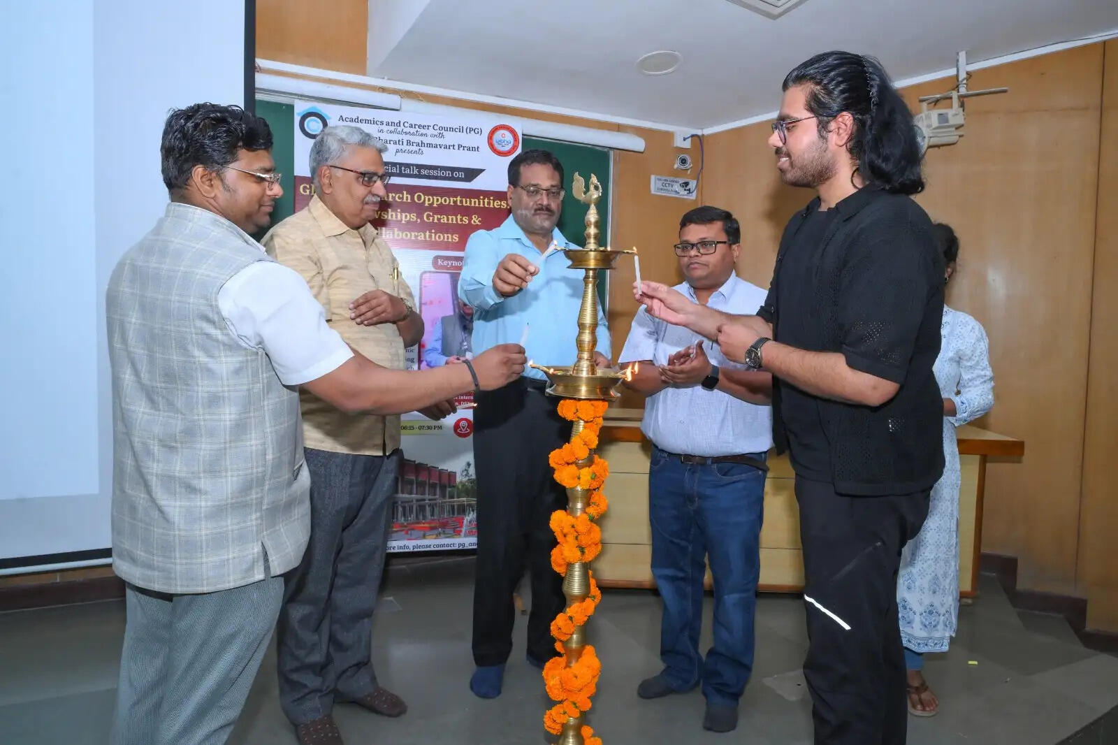 वैश्विक अनुसंधान अवसरों से शोधकर्ताओं काे मिलती है मदद : डॉ. संजीव कुमार वर्ष्णेय