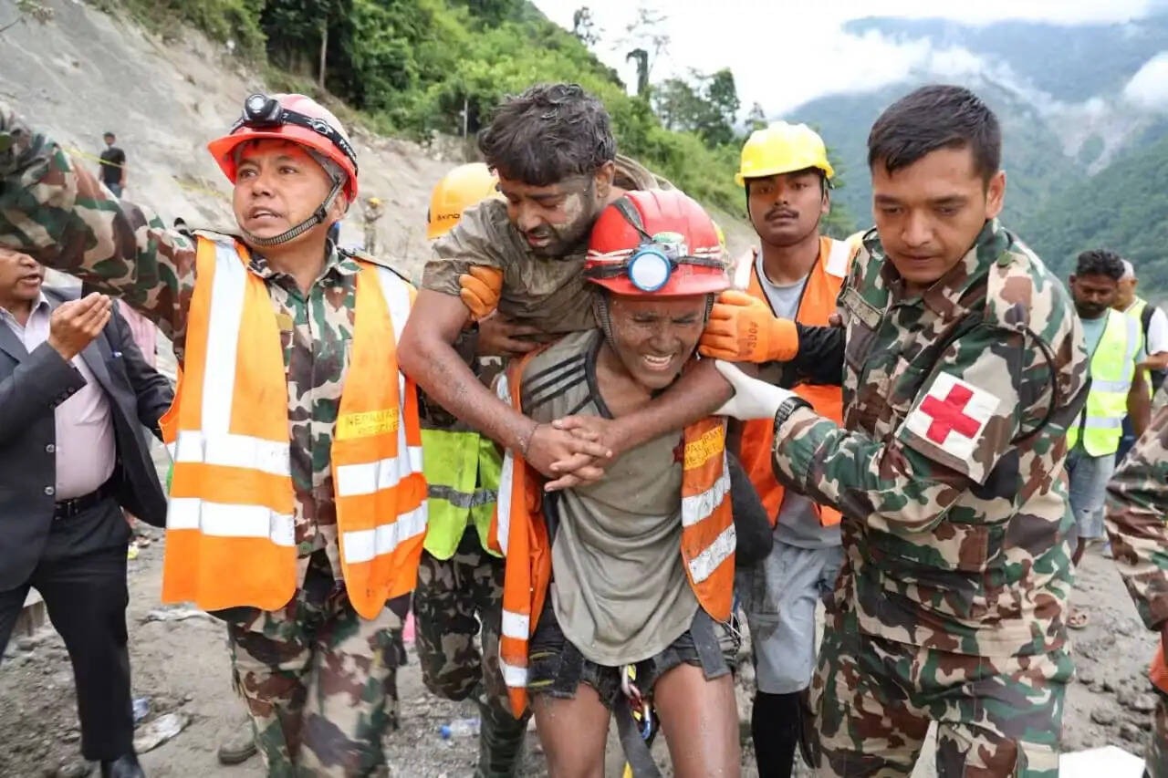 10 दिन टनल में कैद रहा इंजीनियर, महामंत्र का करता रहा जाप; बाहर निकलकर बोला-'मुझे मिला दूसरा जीवन'