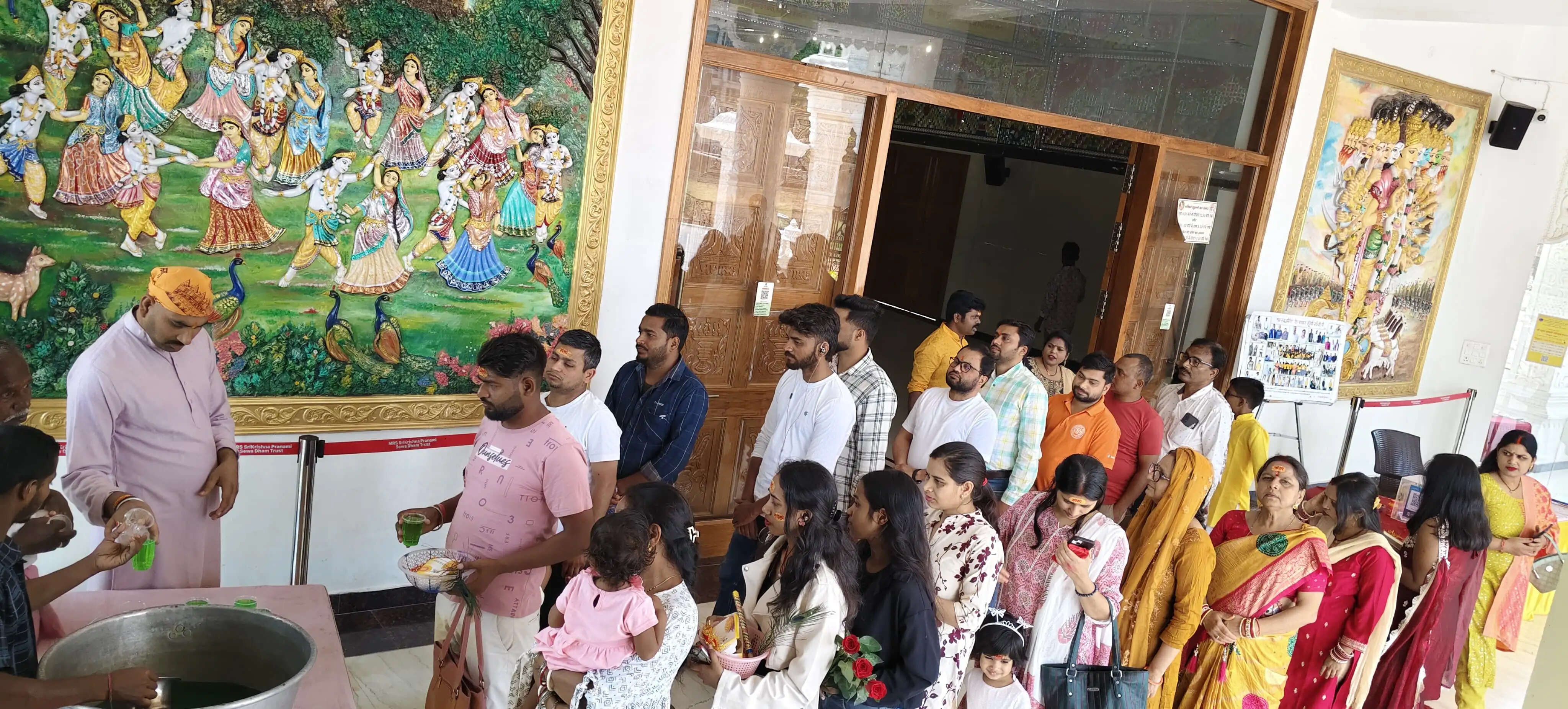 श्री राधा कृष्ण प्रणामी मंदिर में रामनवमी पर दिखा भक्ति का संगम