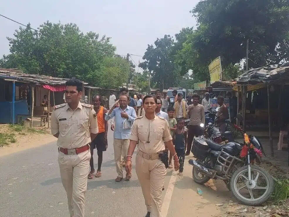 सड़क पार कर रही वृद्ध महिला को तेज रफ्तार बाइक ने मारी टक्कर, मौके पर मौत