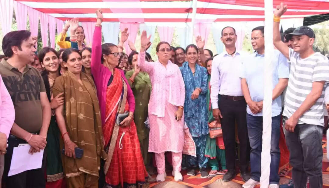 पिरूल आधारित बायोमास उद्योग से मिलेगा महिलाओं के रोजगार : रेखा आर्या