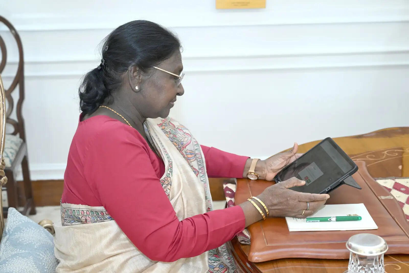 राष्ट्रपति-उपराष्ट्रपति ने जनगणना-2027 के स्व-गणना अभियान में लिया हिस्सा