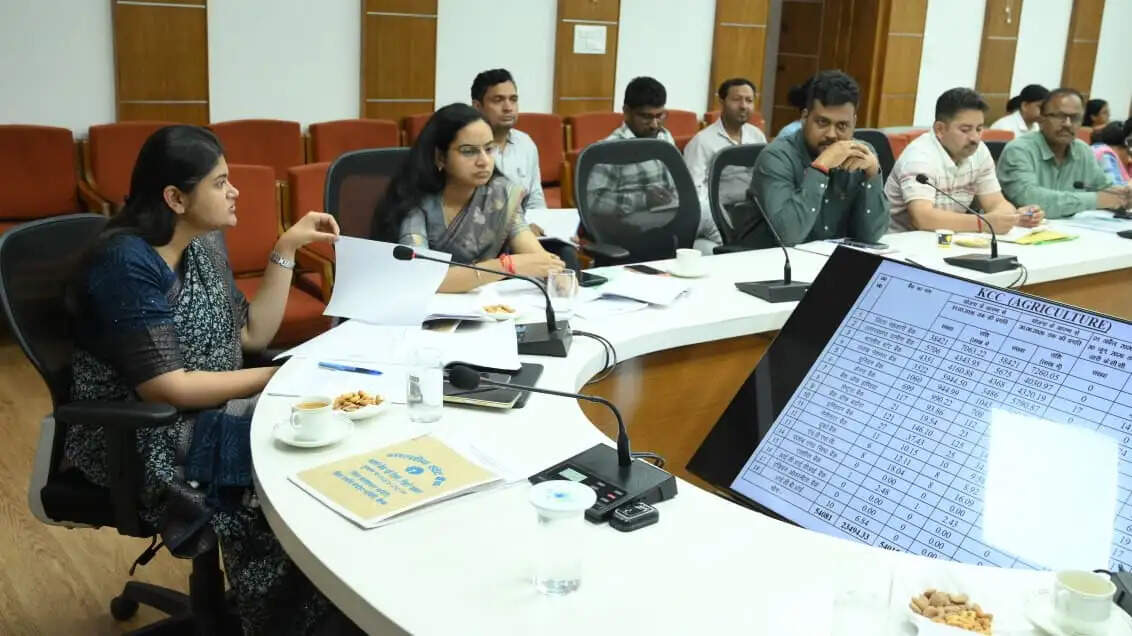 ग्रामीण&nbsp;क्षेत्राें&nbsp;में&nbsp;लगातार&nbsp;लगाएं&nbsp;जाएं&nbsp;वित्तीय&nbsp;साक्षरता&nbsp;कैंप:&nbsp;सीडीओ