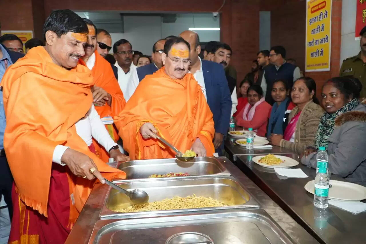 केंद्रीय स्वास्थ्य मंत्री जेपी नड्डा, सीएम यादव ने किया महाकाल का अभिषेक