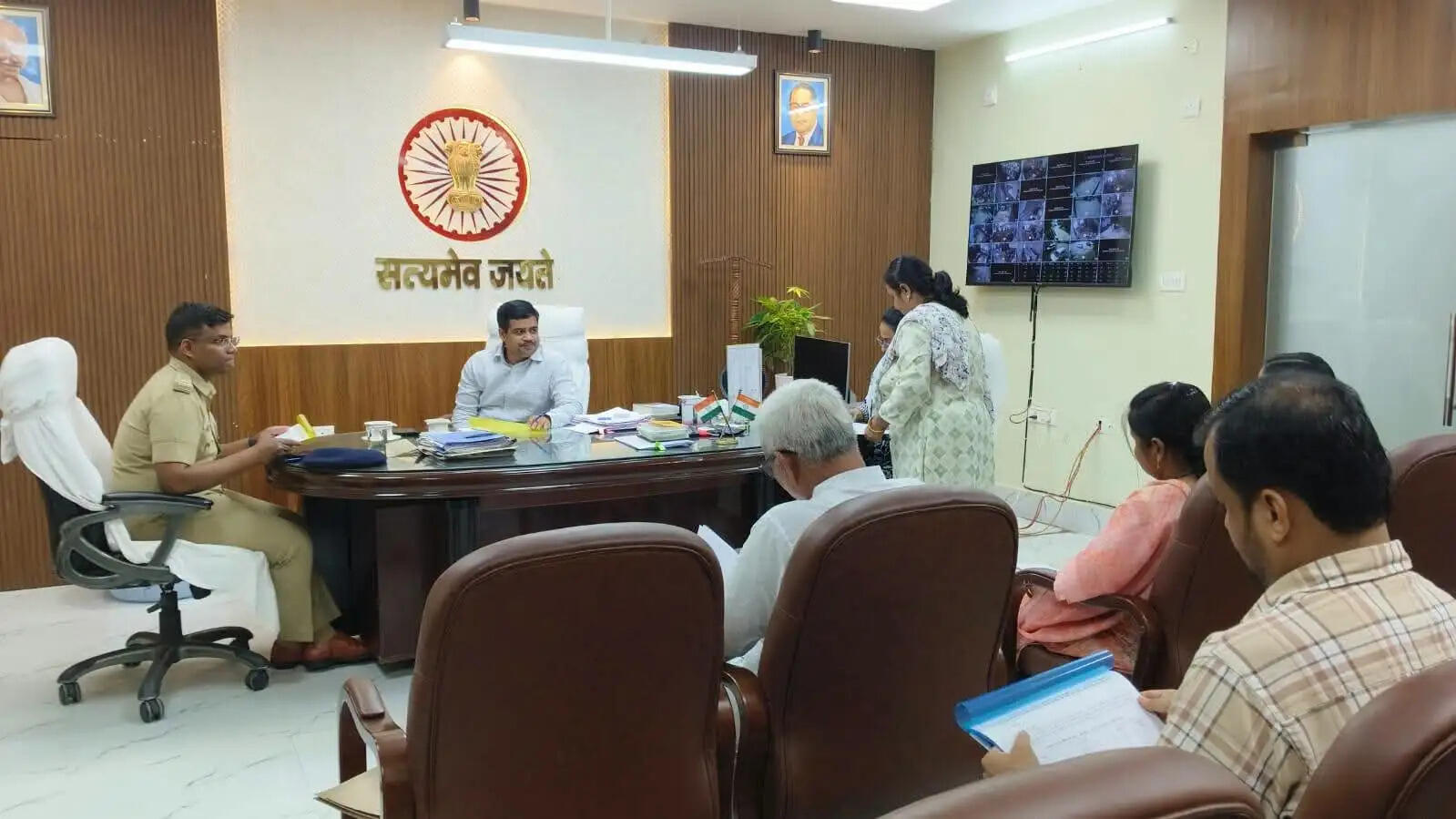 सुपौल में मिशन शक्ति योजनाओं की समीक्षा