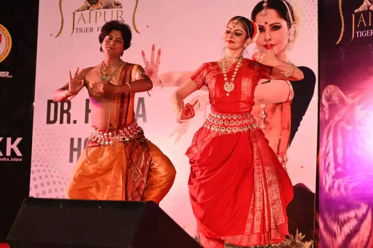 जयपुर टाइगर फेस्टिवल: डॉ. रीला होता ने ओडिसी नृत्य में दर्शाया पर्यावरण संरक्षण का महत्व