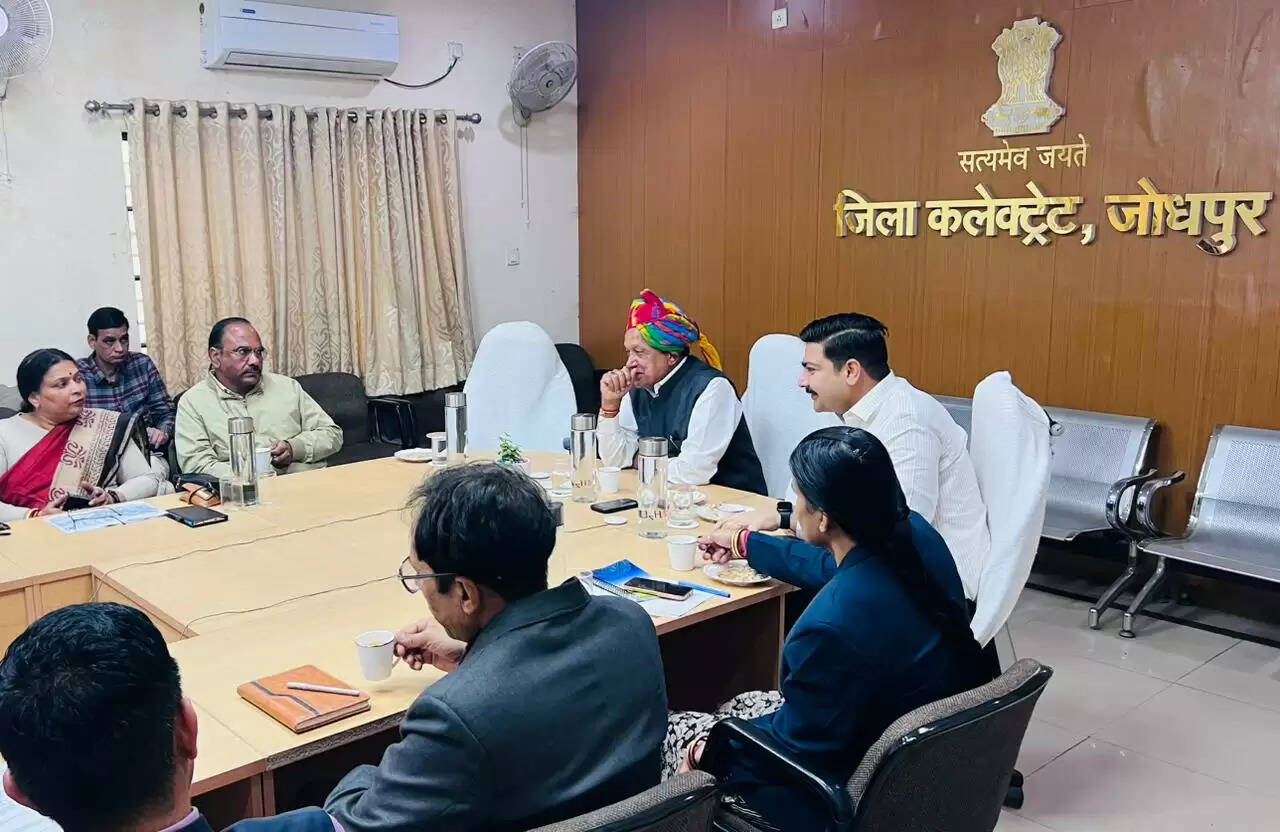 एआई से शिक्षा में नवाचार, आईआरएडी से यातायात सुधार