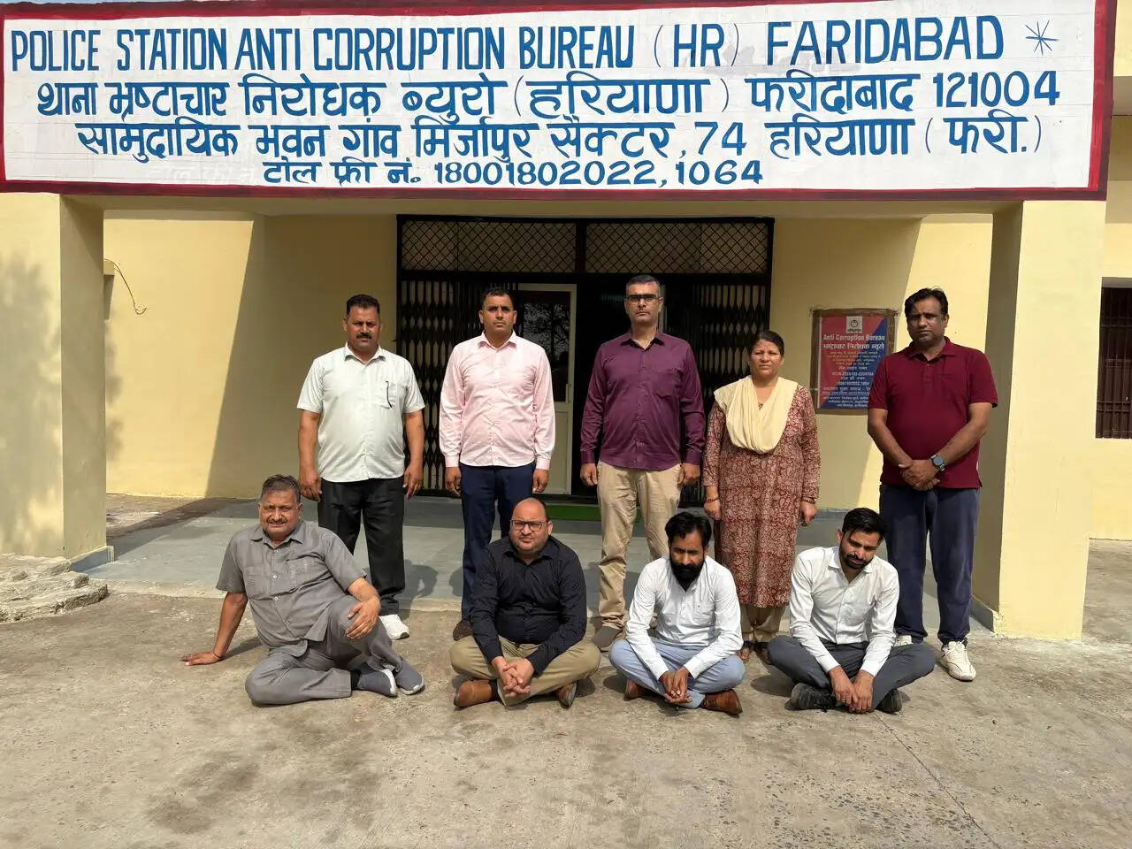 फरीदाबाद : तीन लाख की रिश्वत लेता नर्सिंग अर्दली सहित चार आरोपी गिरफ्तार