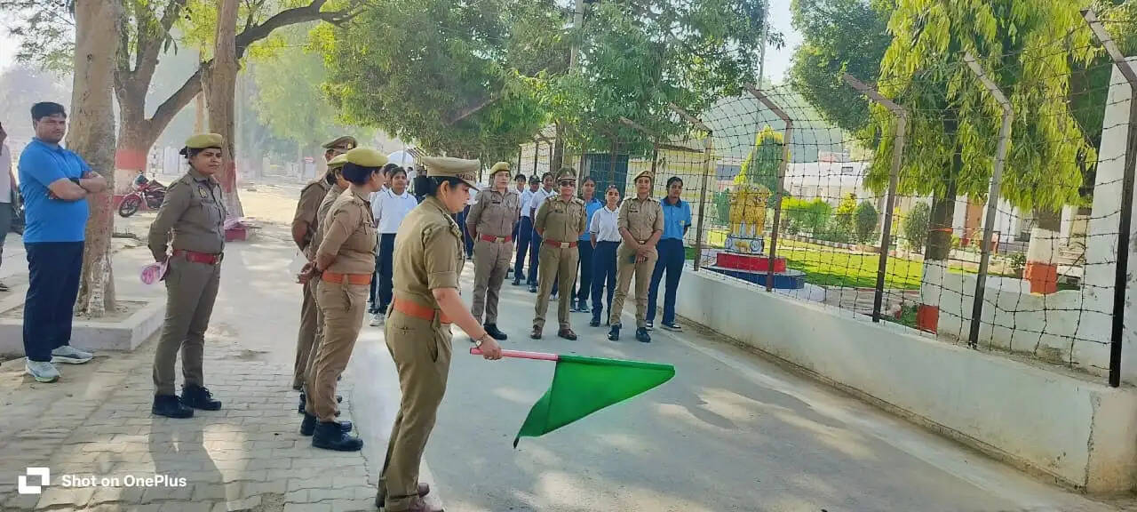 मिशन शक्ति फेज 5.0 : जौनपुर में ‘रन फॉर एम्पावरमेंट’ का आयोजन, दिया महिला सुरक्षा का संदेश