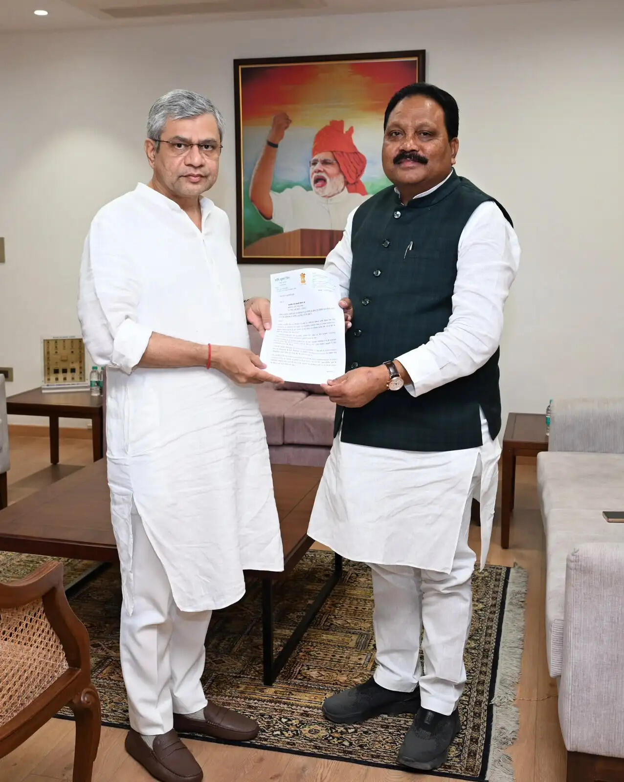 रेल मंत्री से मिले सांसद, अररिया एवं सीमांचल की रेल सुविधाओं से जुड़े सात महत्वपूर्ण मुद्दों को उठाया