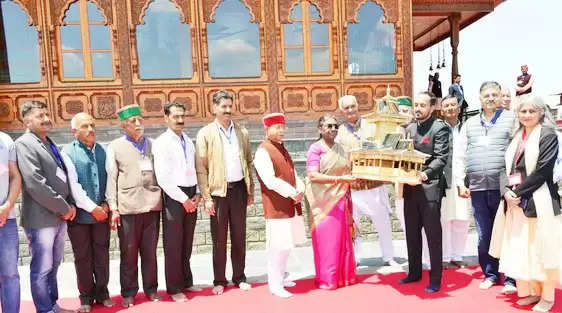 (पुन: जारी) तारादेवी मंदिर में राष्ट्रपति मुर्मू ने की पूजा-अर्चना