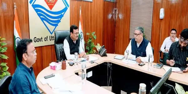 वायु गुणवत्ता सुधारने के लिए सड़कों के पक्कीकरण और प्रदूषण नियंत्रण पर जोर : मुख्य सचिव