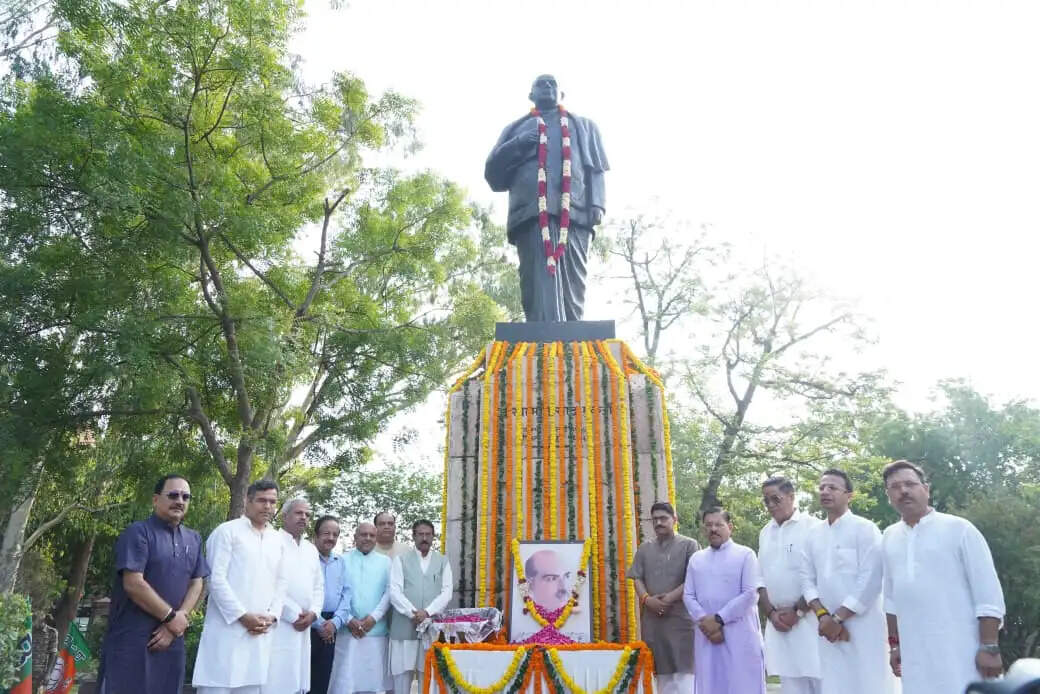 श्यामा प्रसाद मुखर्जी की 125वीं जयंती पर दिल्ली भाजपा ने दी श्रद्धांजलि