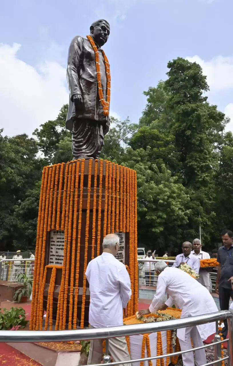 राज्यपाल-मुख्यमंत्री ने बीपी मंडल की जयंती पर दी श्रद्धांजलि