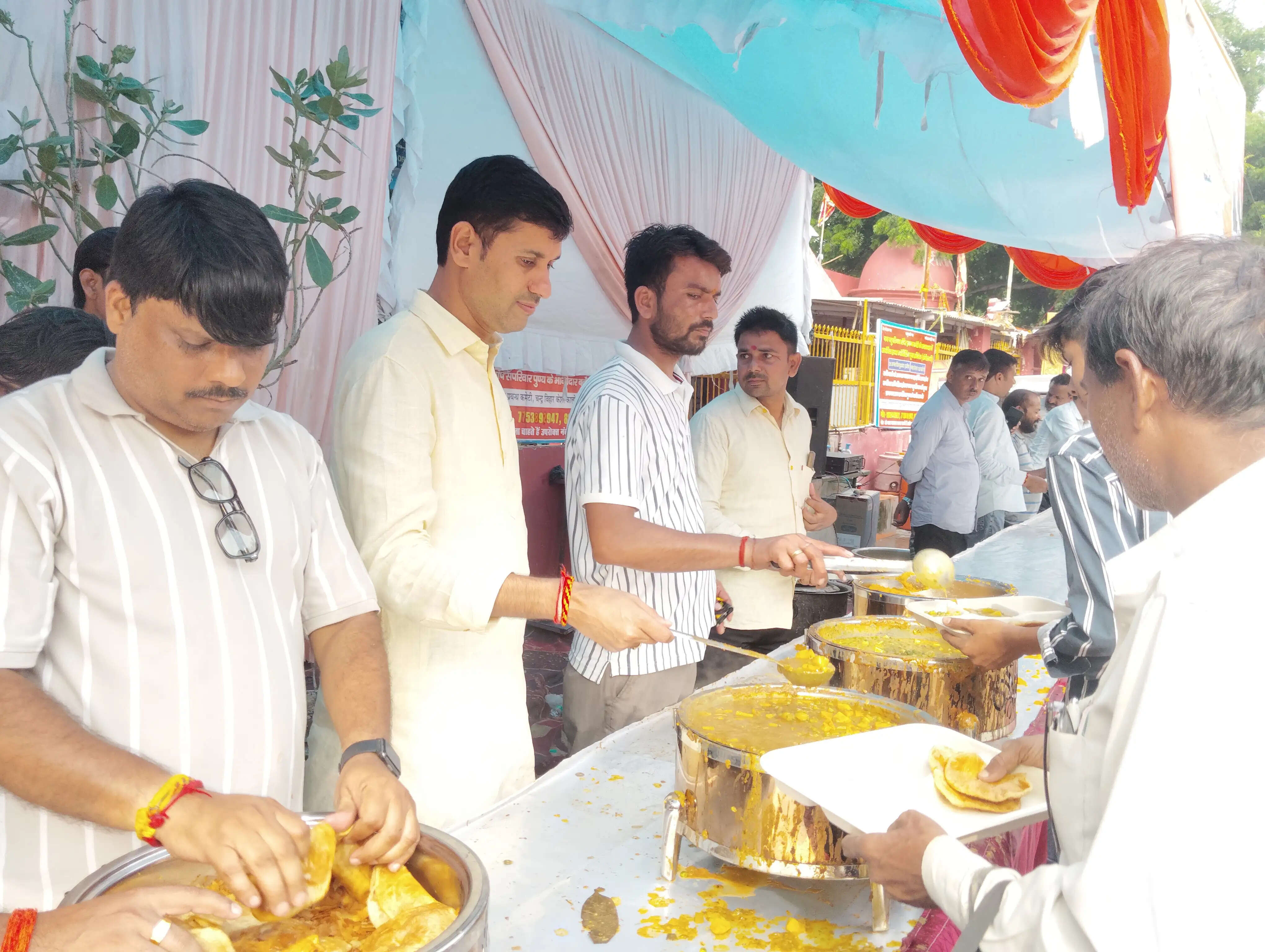 सावन में सेवा और भक्ति से मजबूत होती है भाईचारे की भावना : रवि बाजपेयी