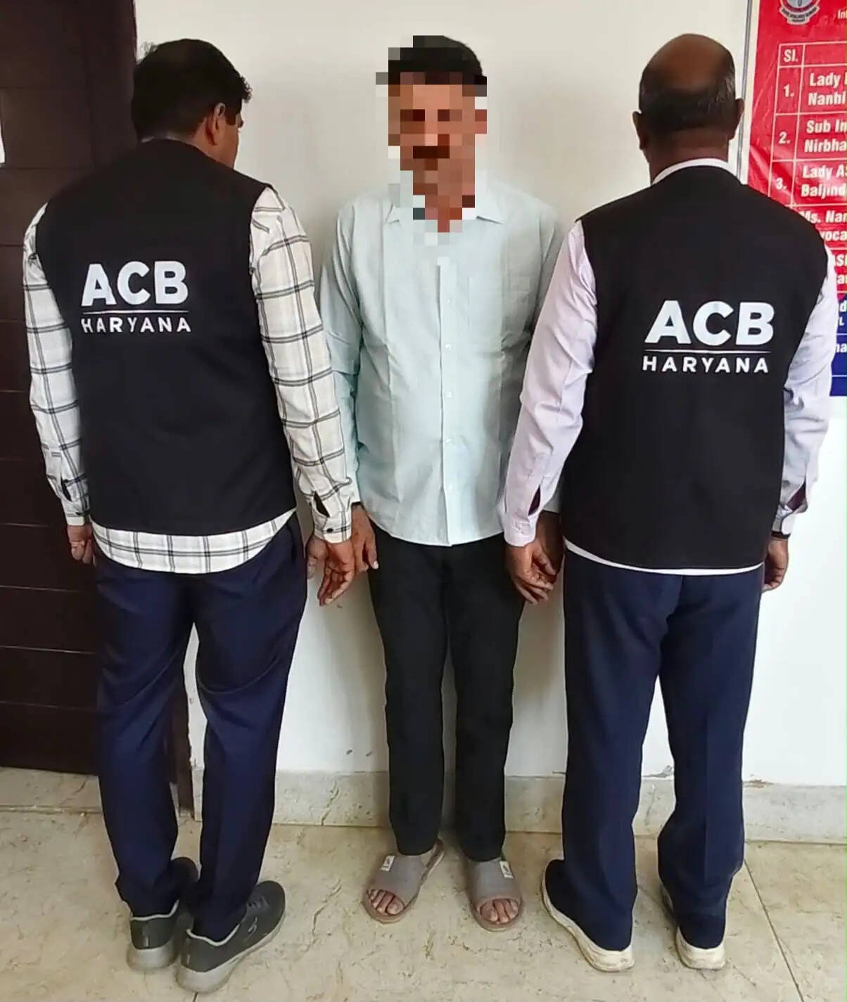 एसीबी ने पांच लाख रिश्वत लेते सीआईडी इंस्पेक्टर को पकड़ा