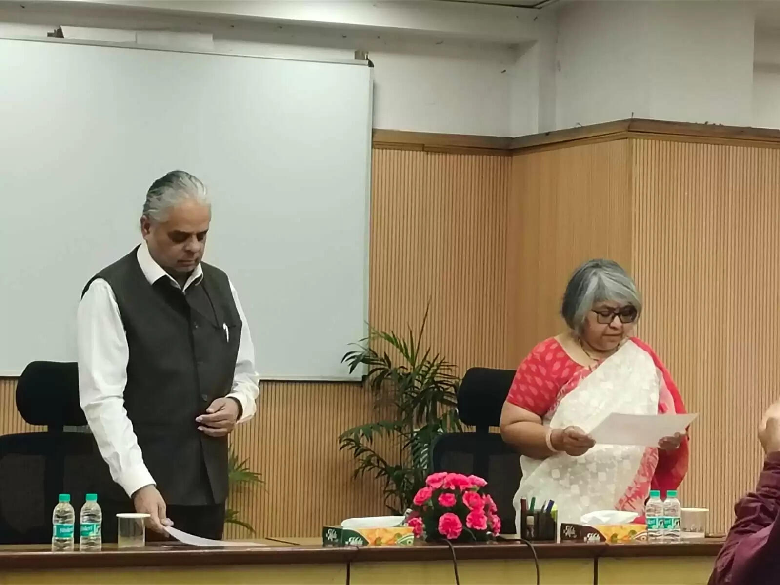 सुजाता चतुर्वेदी ने यूपीएससी के सदस्य के रूप में कार्यभार संभाला