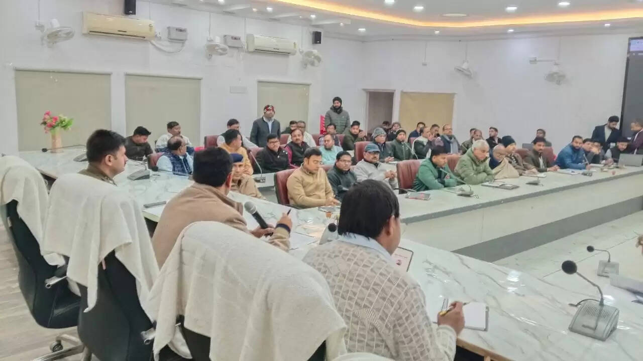 जिलाधिकारी ने सुनी उद्यमियों व व्यापारियों की समस्याएं, निस्तारण के दिए निर्देश