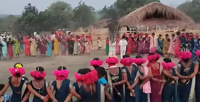 अबूझमाड़ के घोटुलों में चार दशक बाद एक बार फिर गूंज रही मांदर की थाप