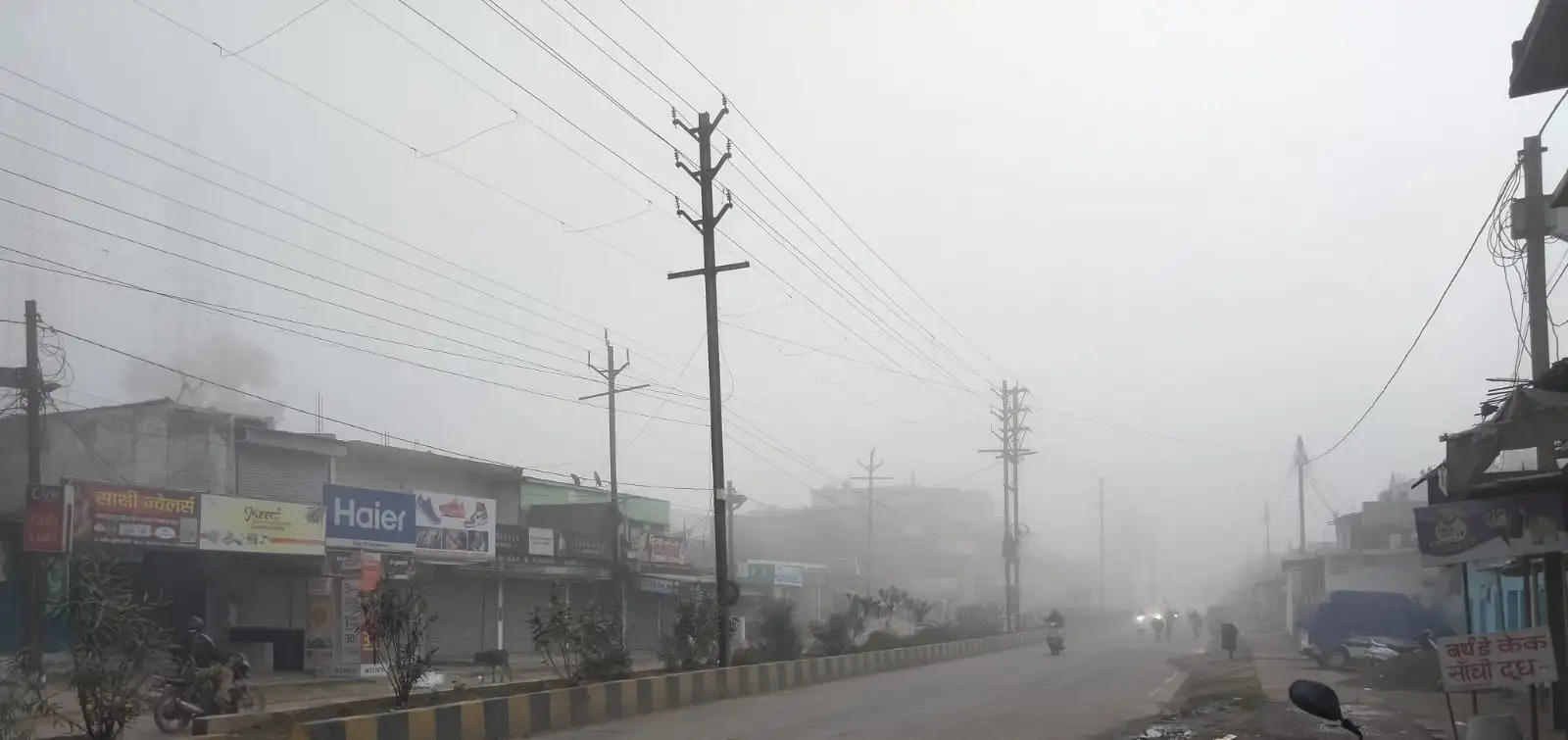 अनूपपुर: कोहरा ने रोकी रफ्तार, कड़ाके की ठंड से मौसम हुआ सुहाना