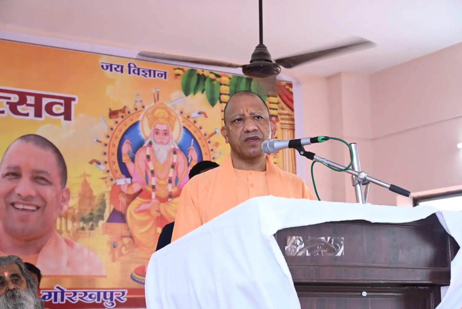 देश के 145 करोड़ भारतीयों के जीवन में सुख, समृद्धि, सुरक्षा एवं स्वाभिमान का नवप्रभात ला रहे पीएम मोदी: मुख्यमंत्री याेगी
