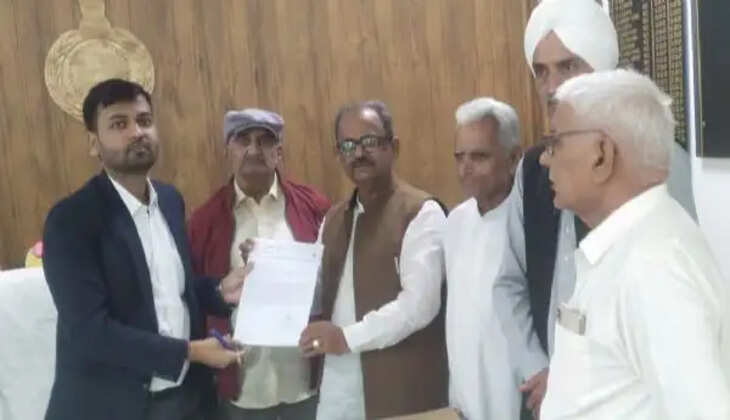 झज्जर: किसान संघ ने बिजली कंपनियों से उचित मुआवजा दिलाने की मांग