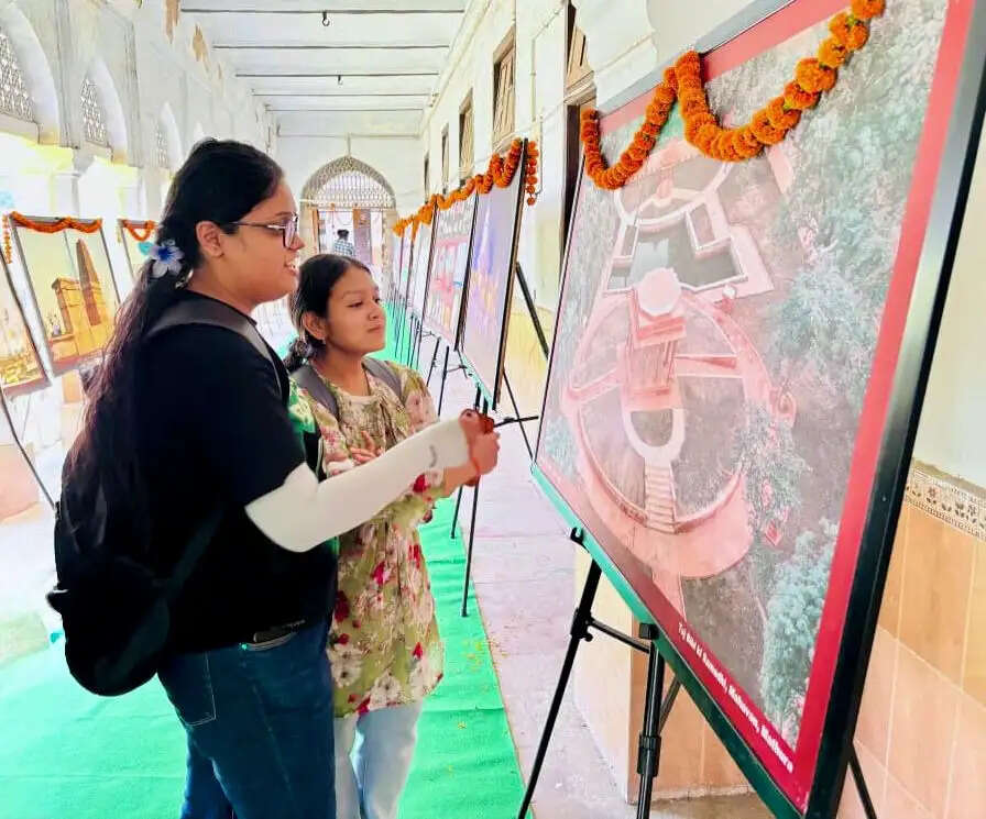 संग्रहालय दिवस पर छात्रों ने देखी यूपी की ऐतिहासिक विरासत