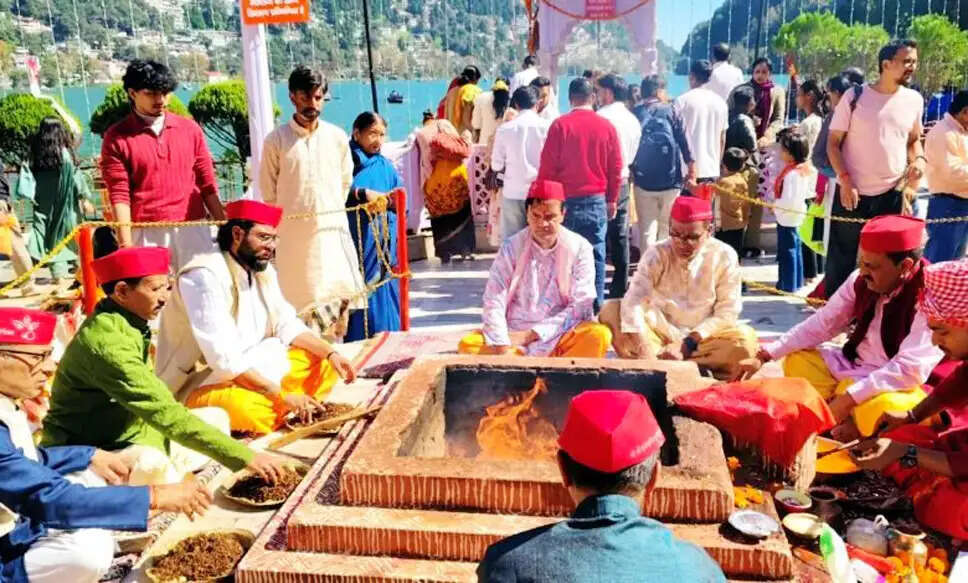 नैना देवी मंदिर में हवन-यज्ञ और कन्या पूजन के बाद भंडारा, कल निकलेगा मां दुर्गा का डोला